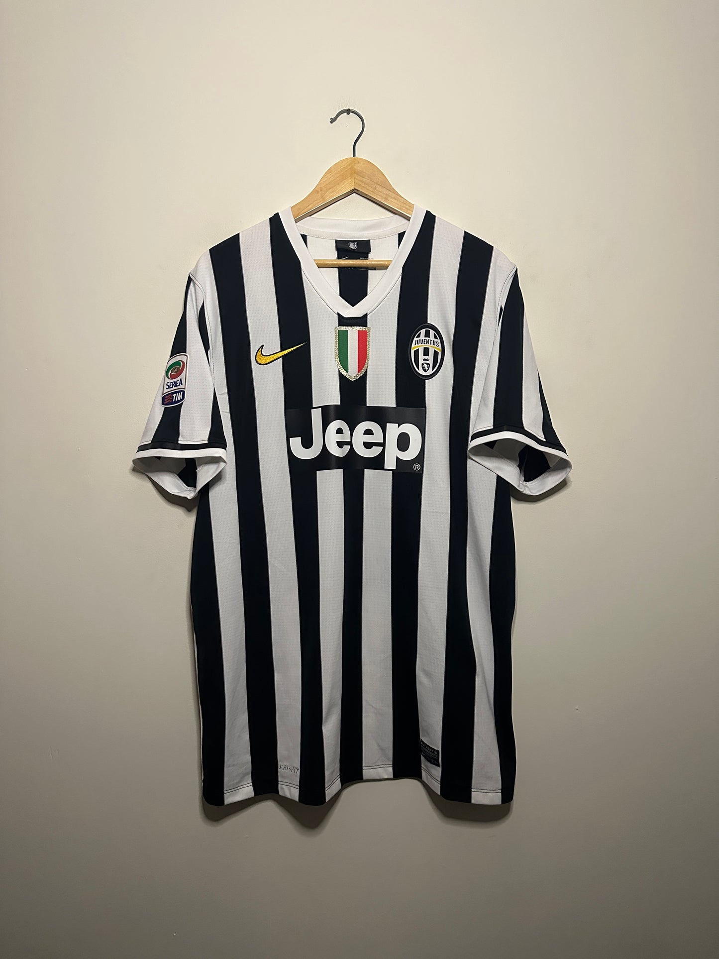 Andrea Pirlo Juventus FC 2013-14 home football shirt (XL)