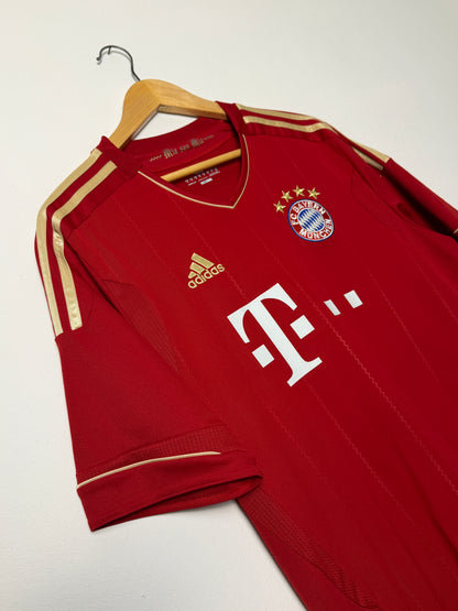 Arjen Robben FC Bayern Munich 2012-13 home football shirt (M)