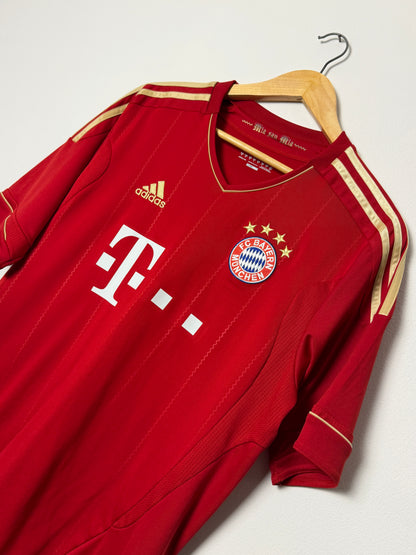 Arjen Robben FC Bayern Munich 2012-13 home football shirt (M)