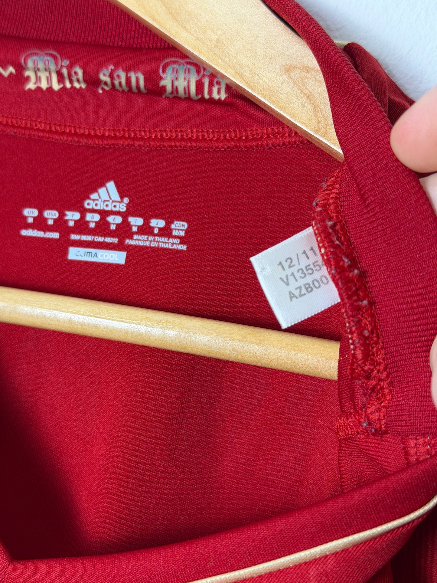 Arjen Robben FC Bayern Munich 2012-13 home football shirt (M)