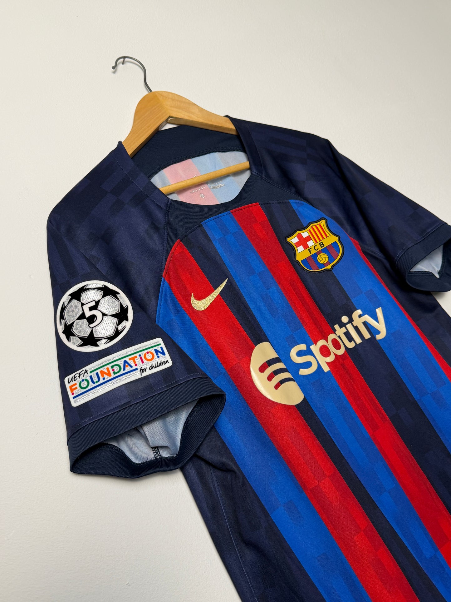 Robert Lewandowski FC Barcelona 2022-23 home football shirt (L)