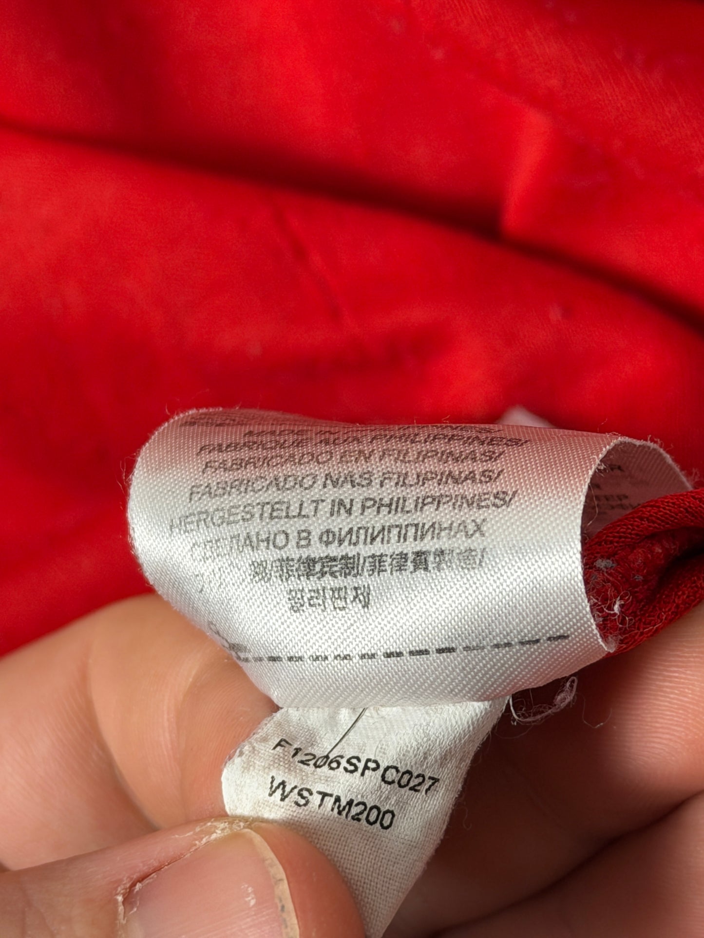 Steven Gerrard Liverpool FC 2012-13 home football shirt (L)