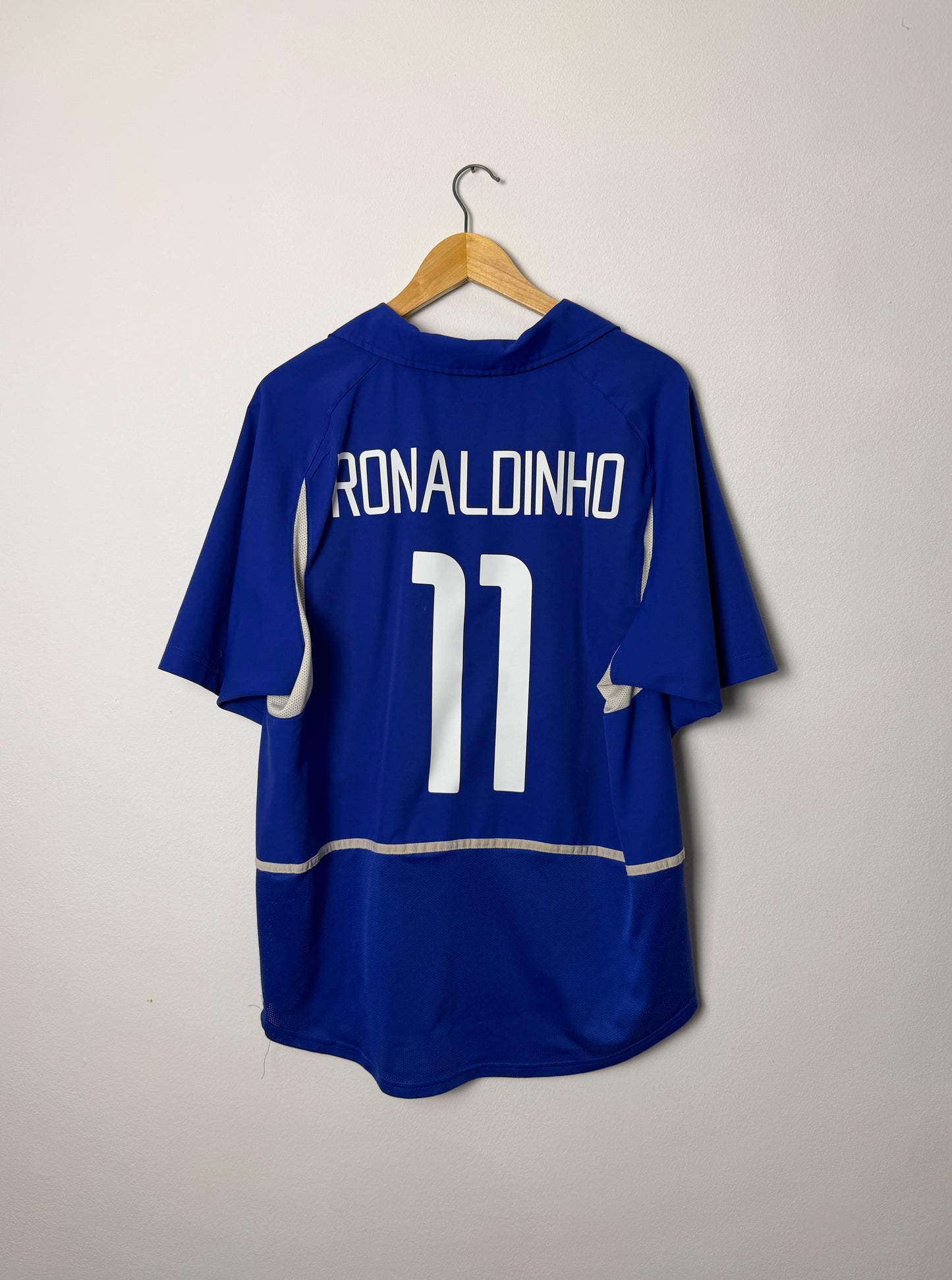Ronaldinho Brazil 2002 away football shirt (L)