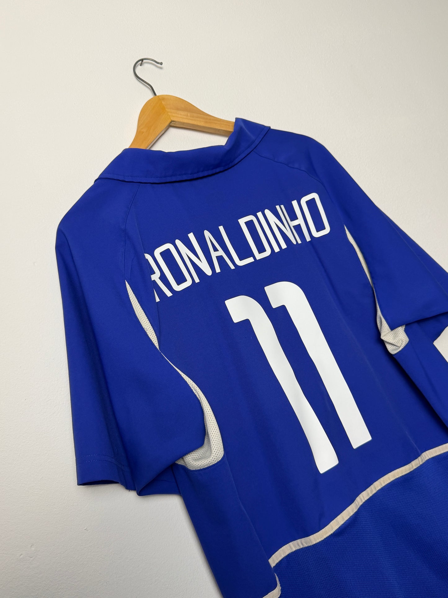 Ronaldinho Brazil 2002 away football shirt (L)