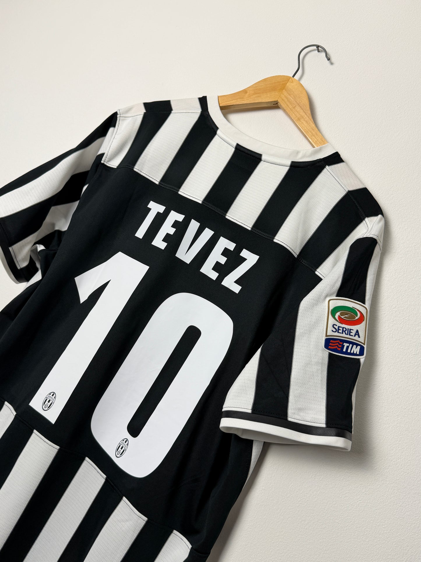 Carlos Tevez Juventus FC 2013-14 home football shirt (XL)