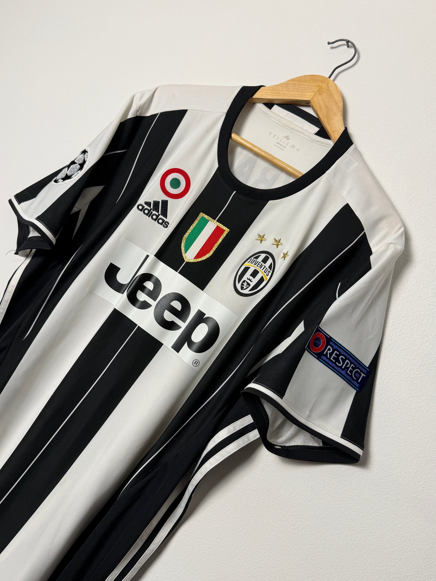Paulo Dybala Juventus FC 2016-17 home football shirt (XL)