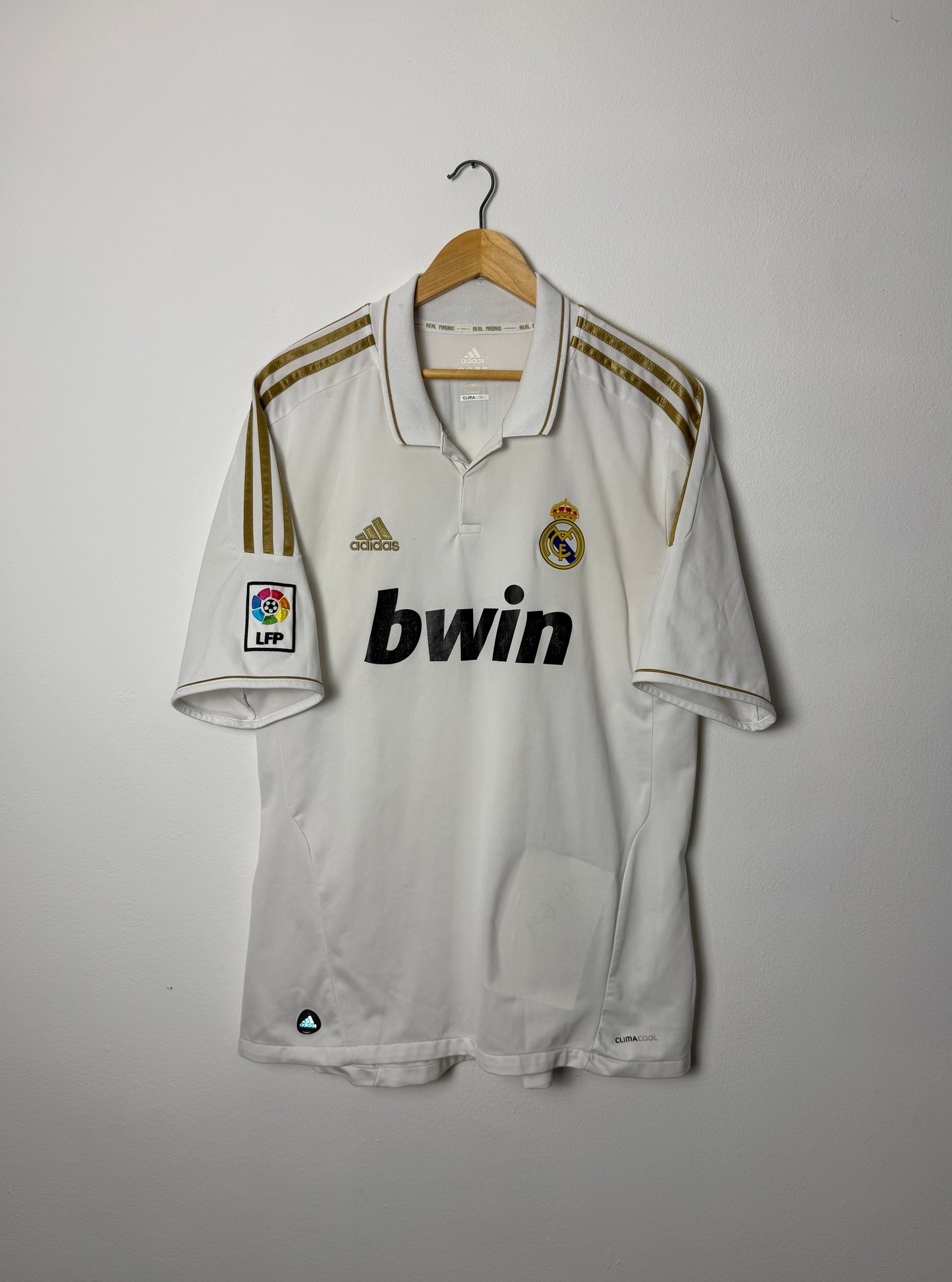 Cristiano Ronaldo Real Madrid CF 2011-12 home football shirt (XL)