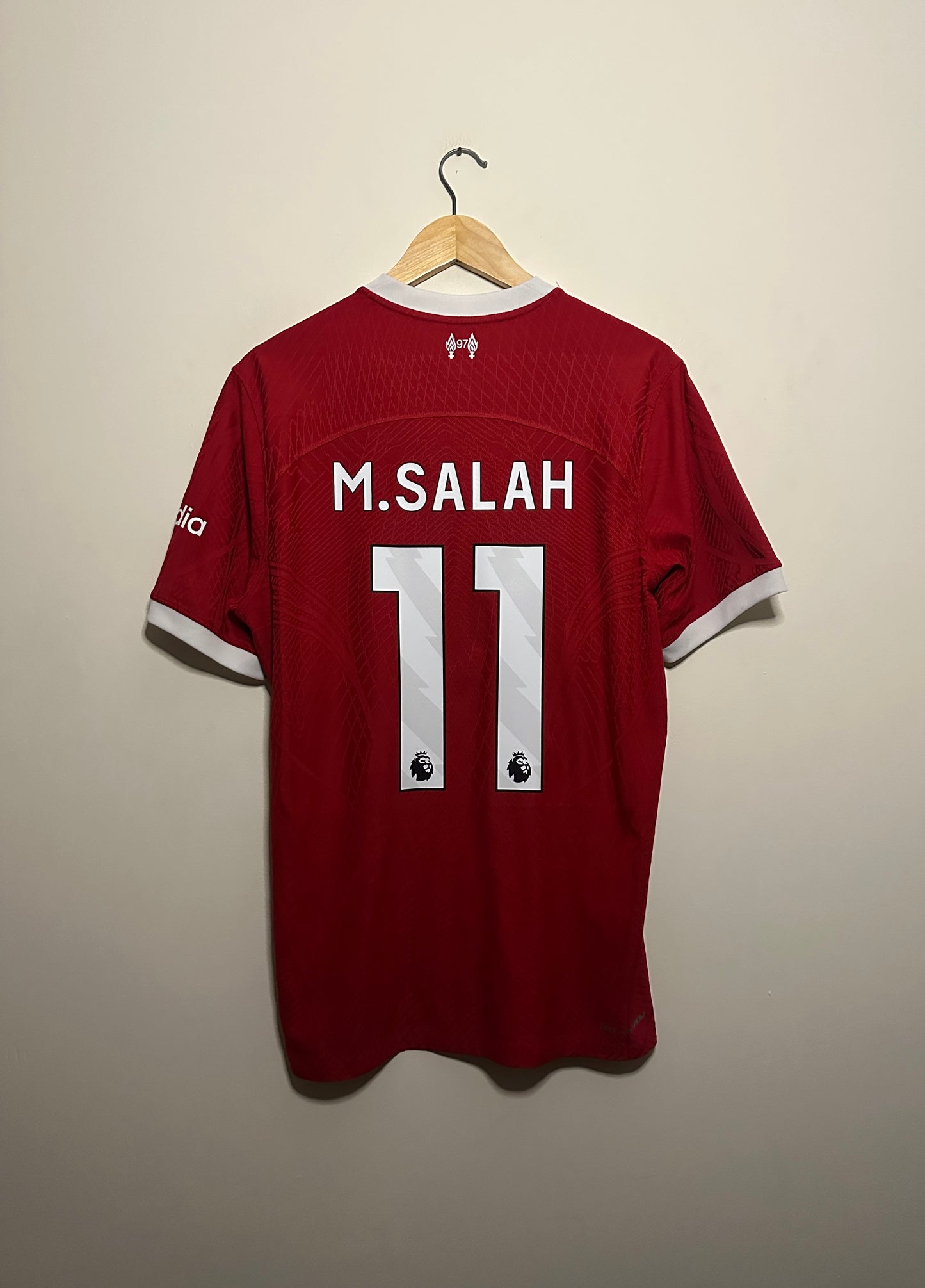 Mohamed Salah Liverpool FC 2023-24 home football shirt (M)