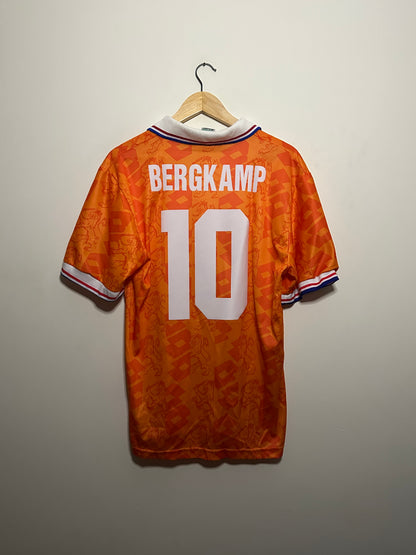Dennis Bergkamp Netherlands 1993-95 home football shirt (M)