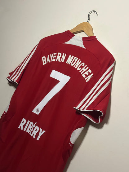 Franck Ribery FC Bayern Munich 2008-09 home football shirt (M)