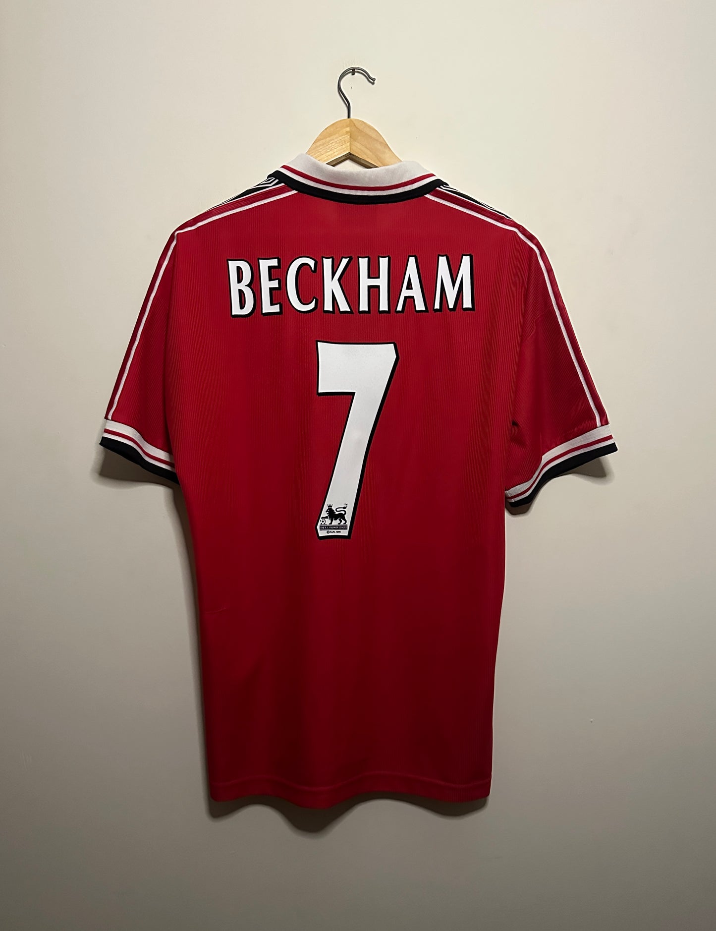 David Beckham Manchester United 1998-99 home football shirt (L)