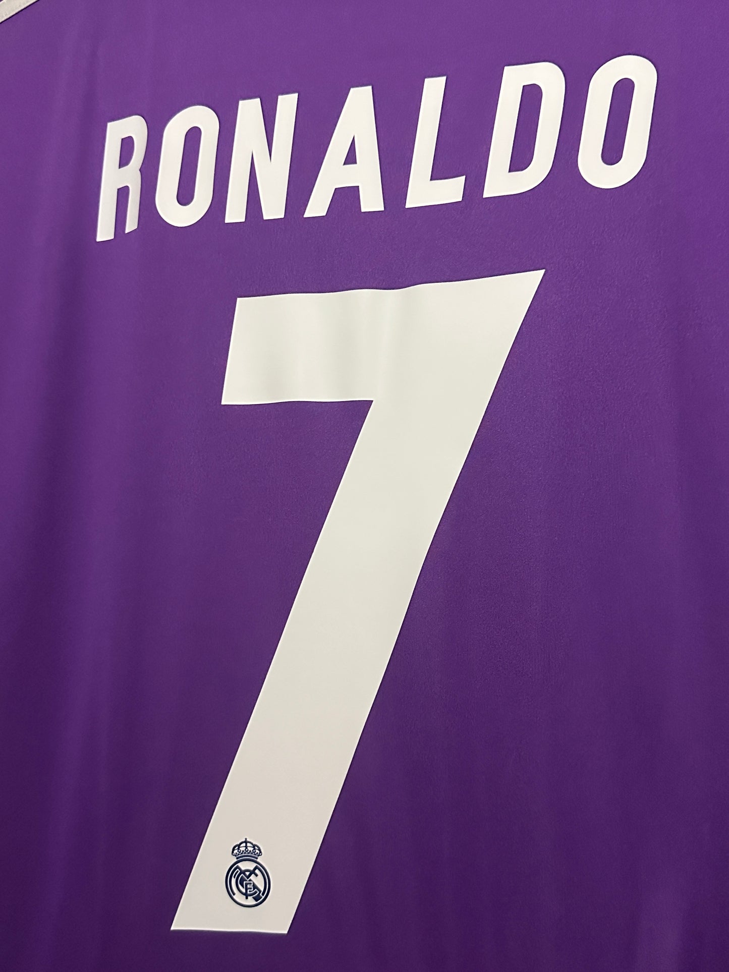 Cristiano Ronaldo Real Madrid CF 2016-17 away football shirt (L)