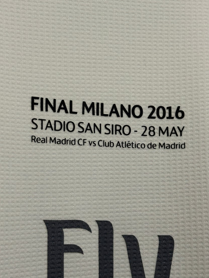 Gareth Bale Real Madrid CF 2015-16 home football shirt (XL)