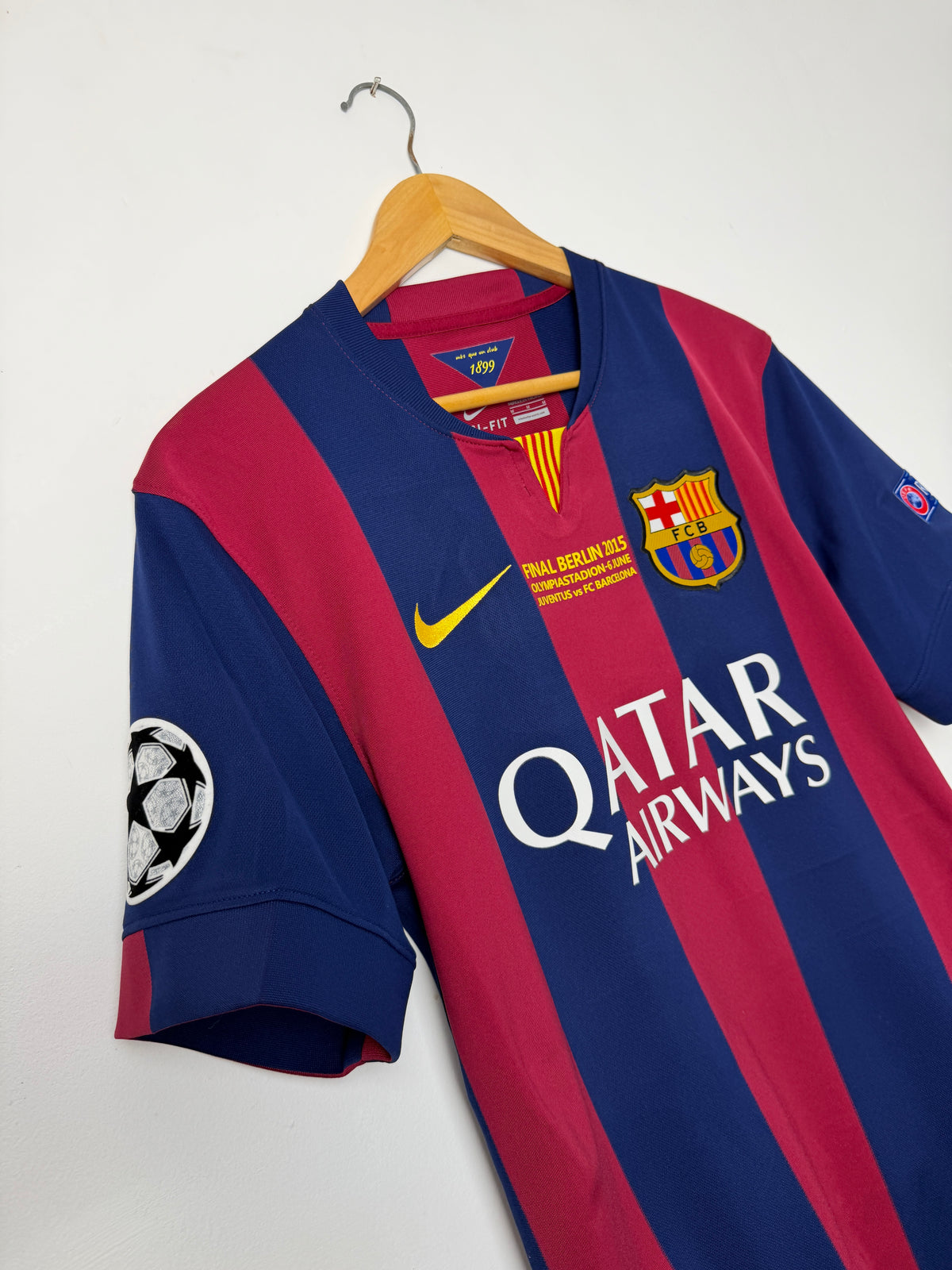 Luis Suarez FC Barcelona 2014-15 Champions League final edition home football shirt (M)