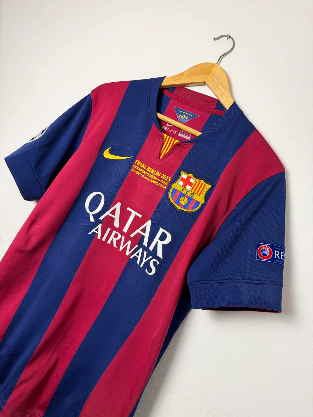 Luis Suarez FC Barcelona 2014-15 Champions League final edition home football shirt (M)