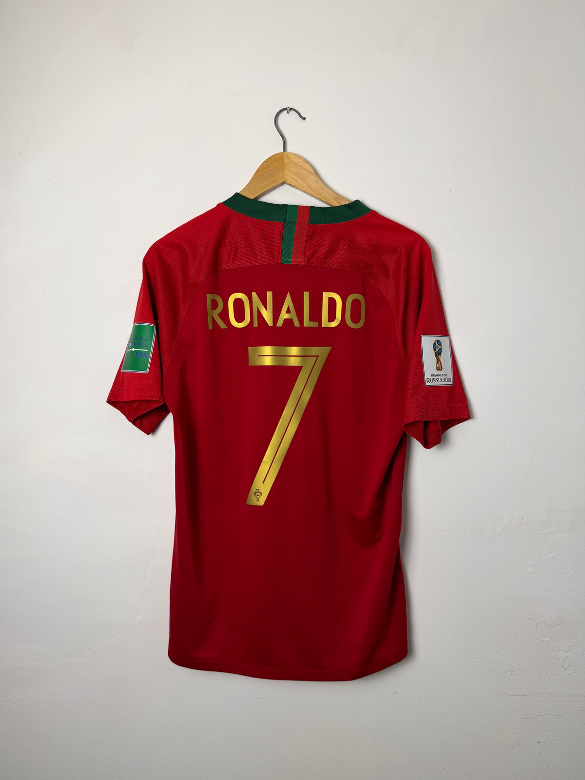 Cristiano Ronaldo Portugal 2018 World Cup home football shirt (M)