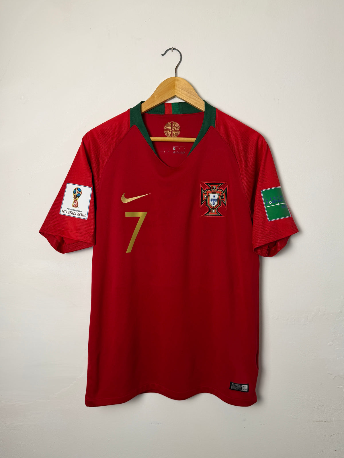 Cristiano Ronaldo Portugal 2018 World Cup home football shirt (M)