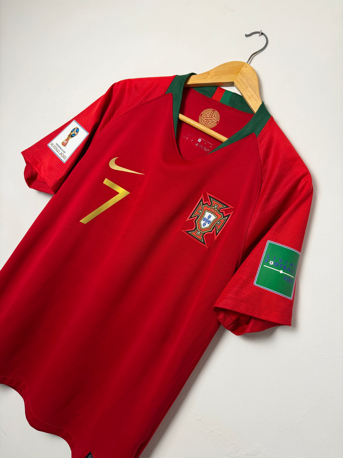 Cristiano Ronaldo Portugal 2018 World Cup home football shirt (M)
