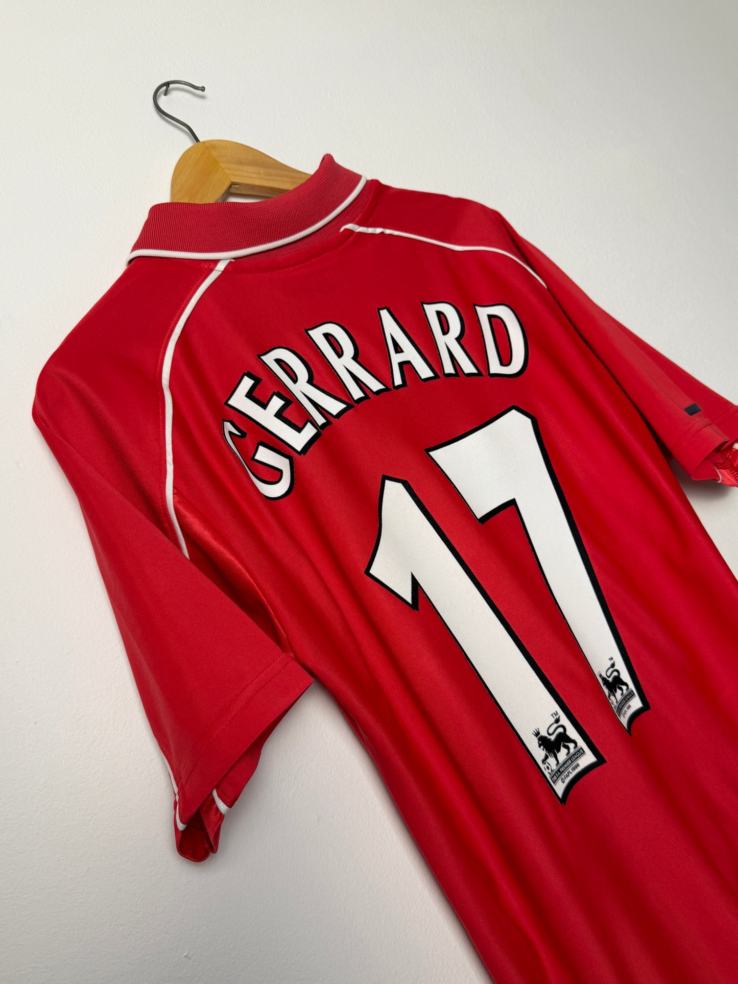 Steven Gerrard Liverpool FC 2000-02 home football shirt (M)