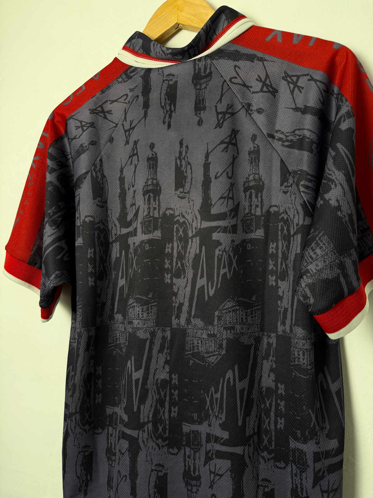 AFC Ajax 1996-97 away football shirt (M)
