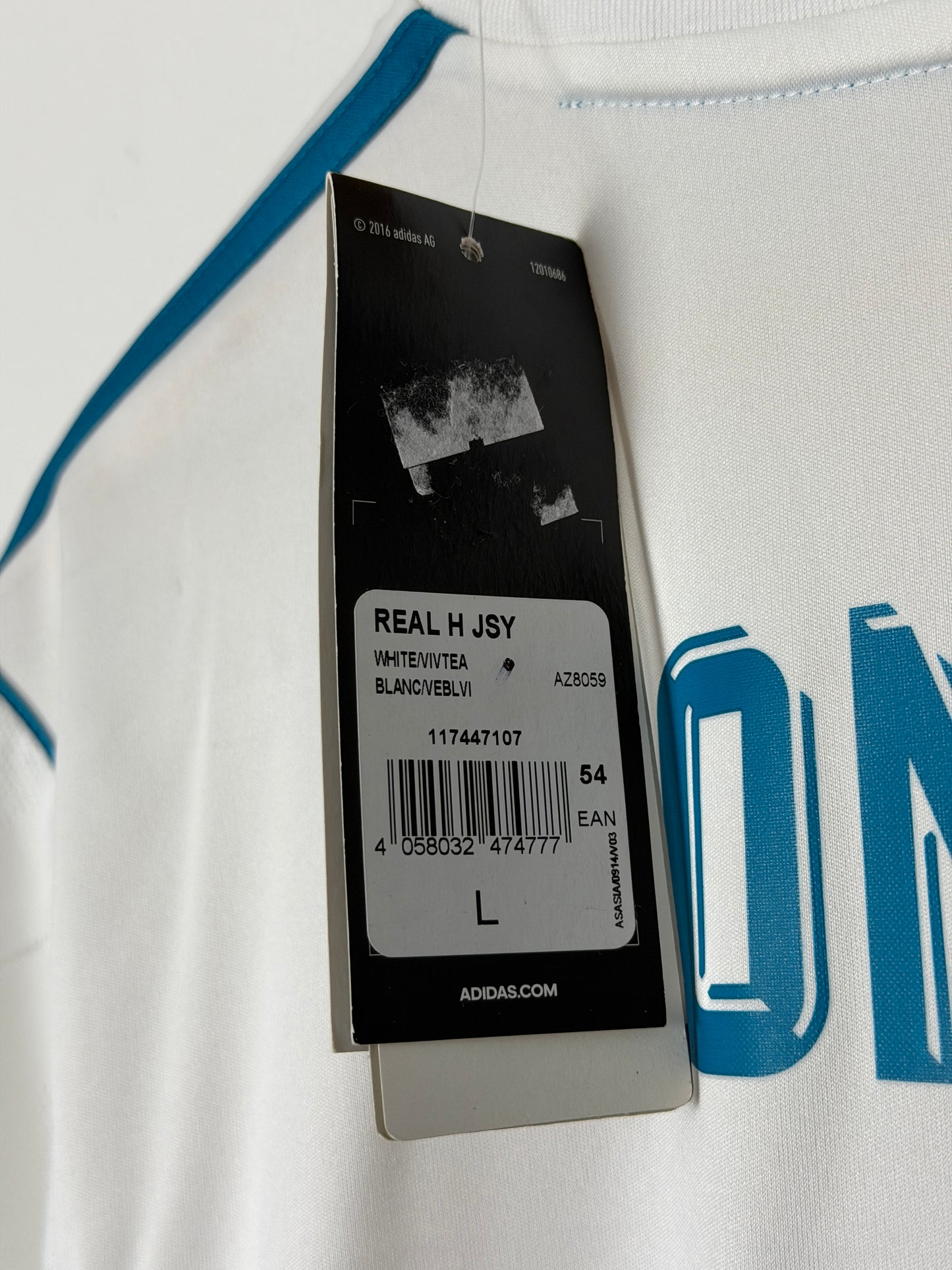 Cristiano Ronaldo Real Madrid 2017-18 home football shirt (M)