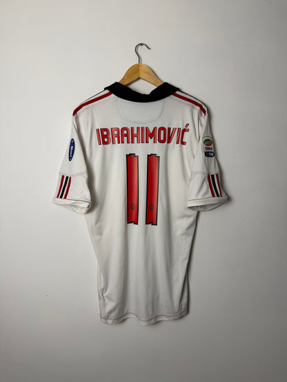 Zlatan Ibrahimovic AC Milan 2010-11 away football shirt (L)