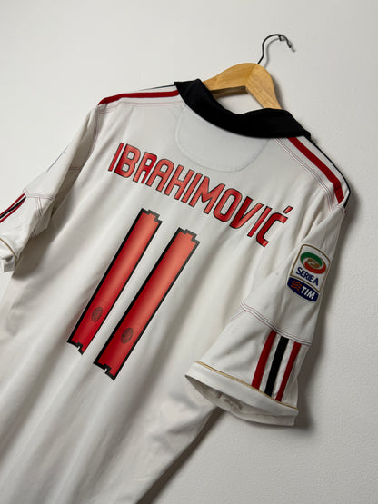 Zlatan Ibrahimovic AC Milan 2010-11 away football shirt (L)