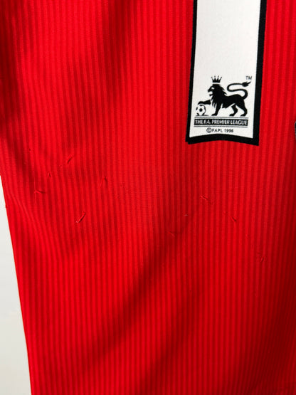 Steven Gerrard Liverpool FC 2002-04 home football shirt (M)