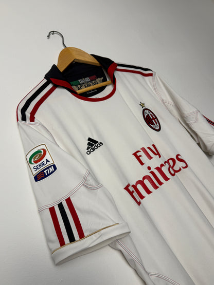 Zlatan Ibrahimovic AC Milan 2010-11 away football shirt (L)