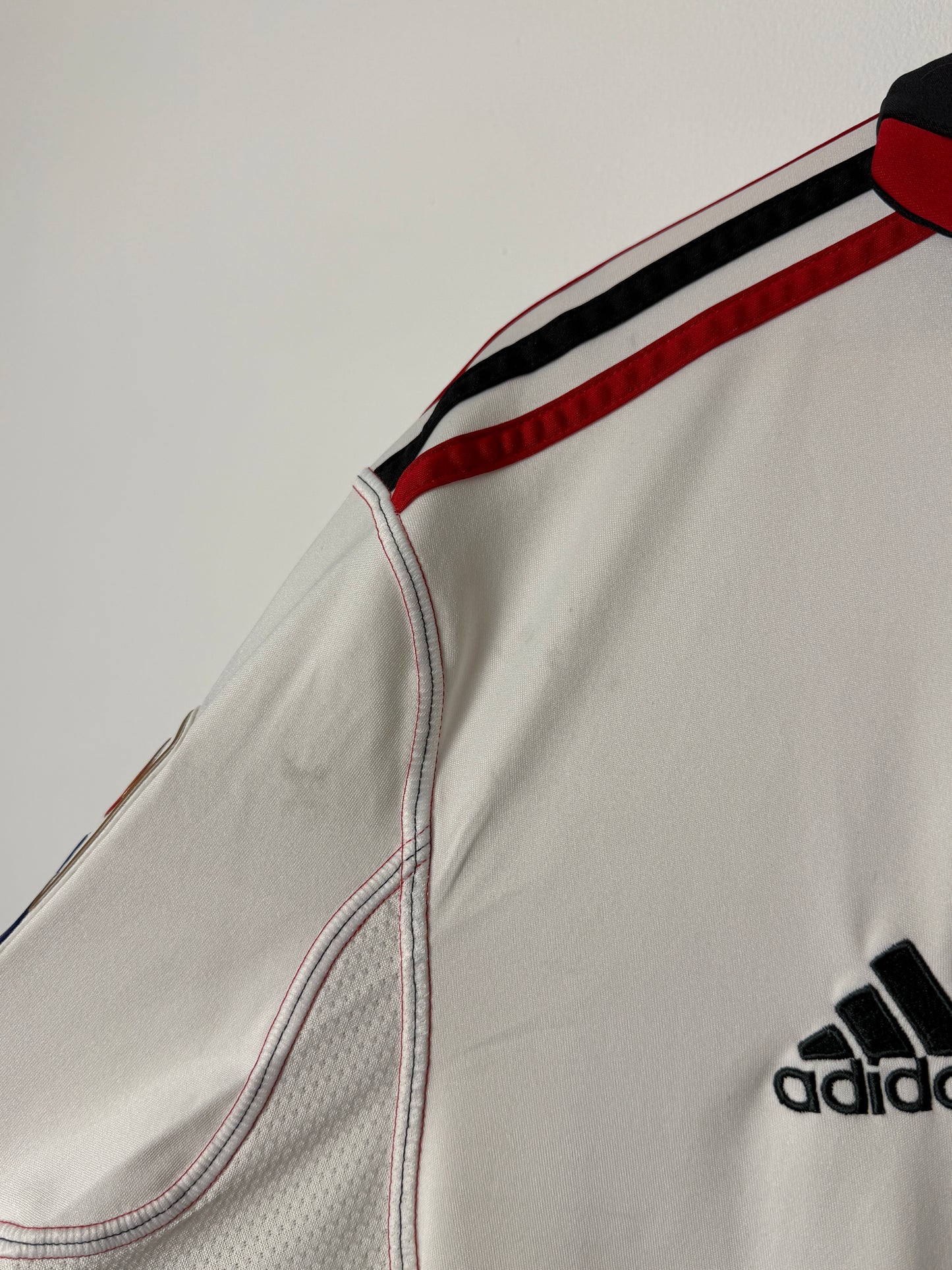 Zlatan Ibrahimovic AC Milan 2010-11 away football shirt (L)