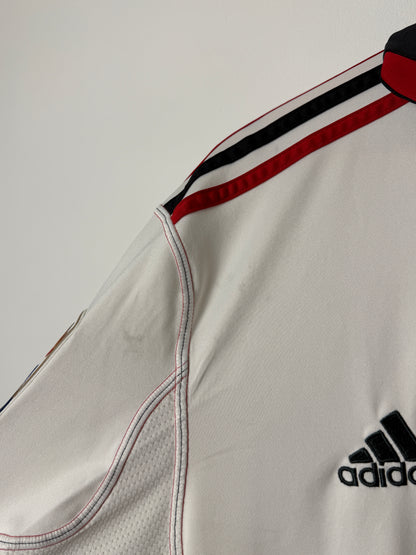 Zlatan Ibrahimovic AC Milan 2010-11 away football shirt (L)