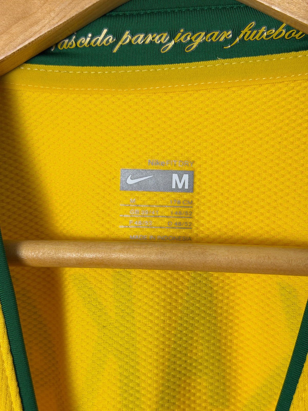 Kaka Brazil 2008 home football shirt (M)