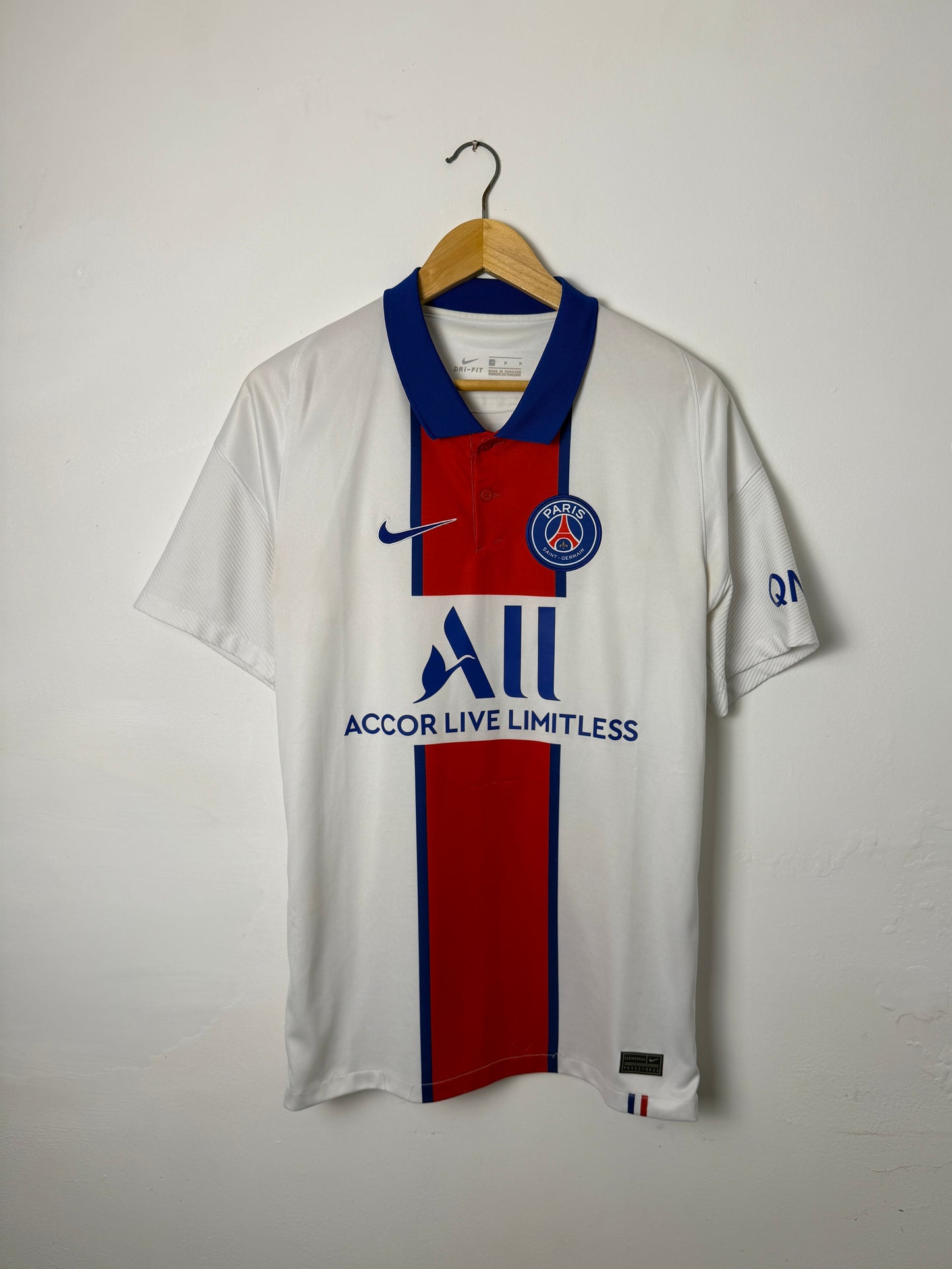 Kylian Mbappe PSG 2020-21 away football shirt (M)