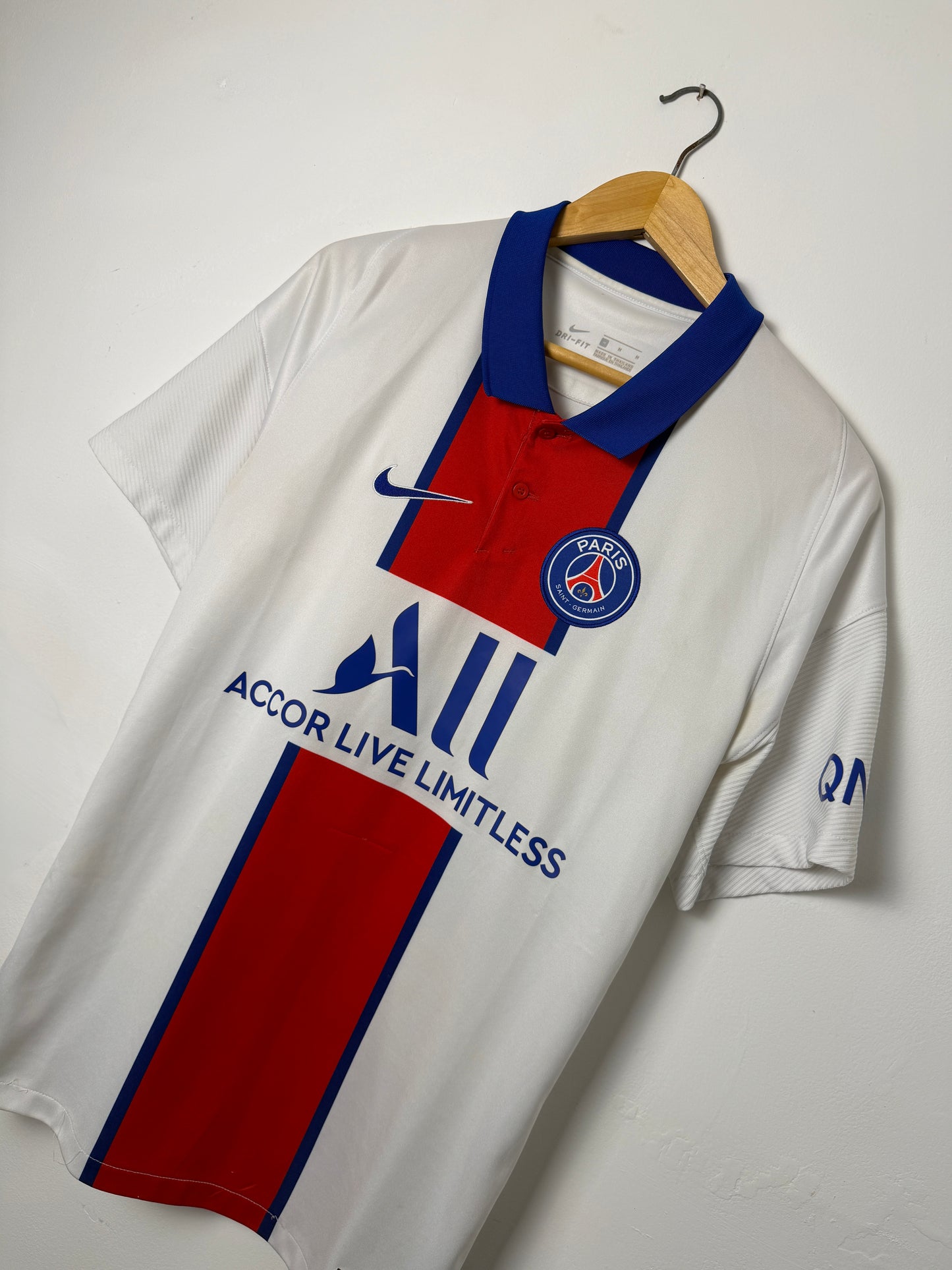 Kylian Mbappe PSG 2020-21 away football shirt (M)