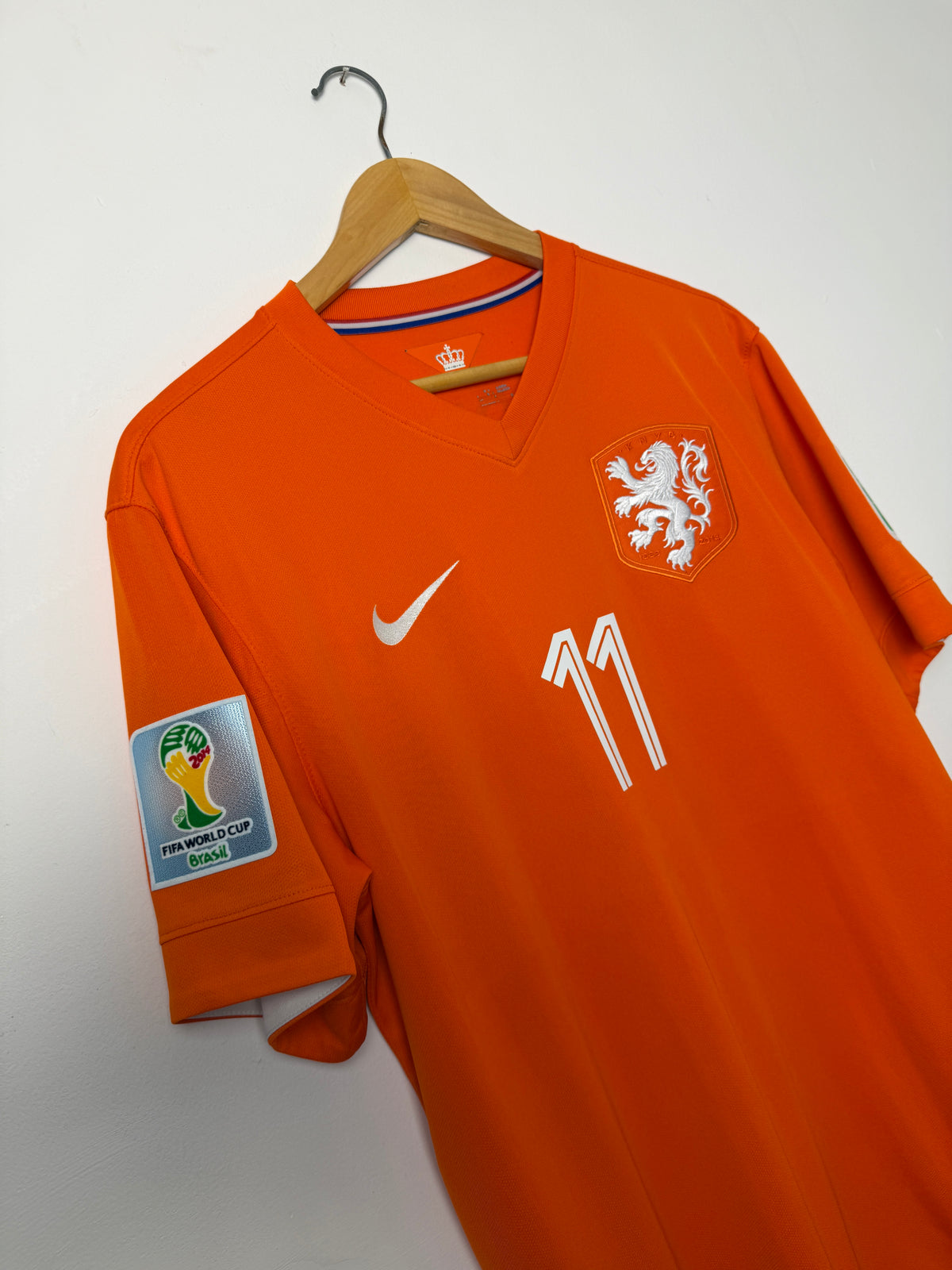 Arjen Robben Netherlands 2014 World Cup home football shirt (L)