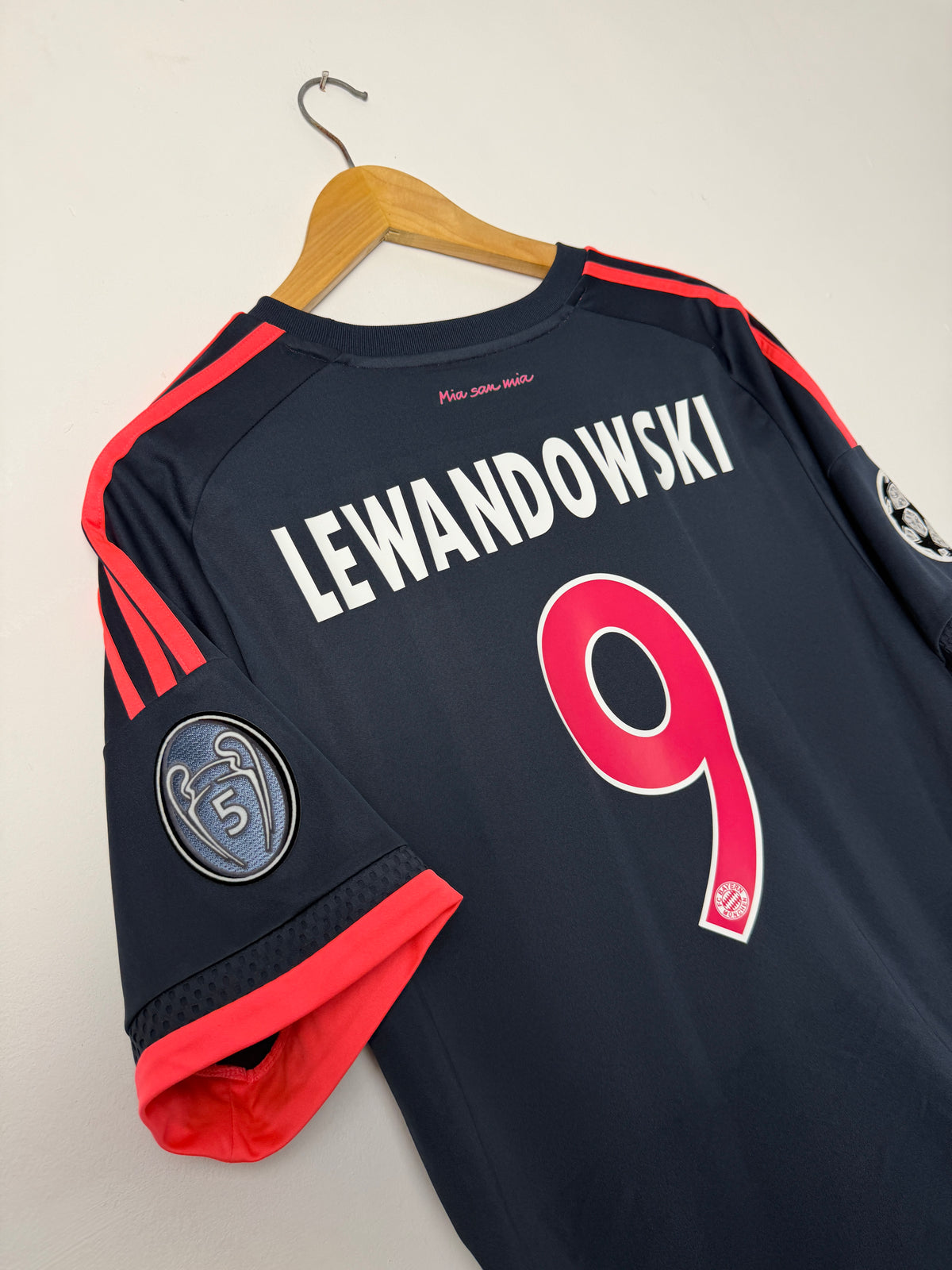 Robert Lewandowski FC Bayern Munich 2015-16 third football shirt (L)