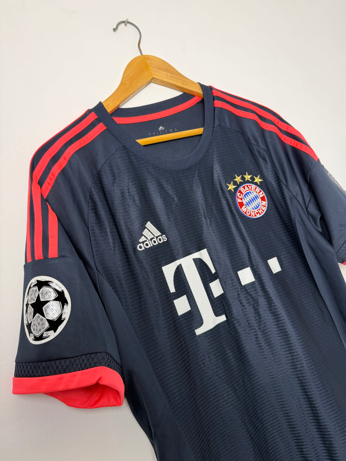Robert Lewandowski FC Bayern Munich 2015-16 third football shirt (L)