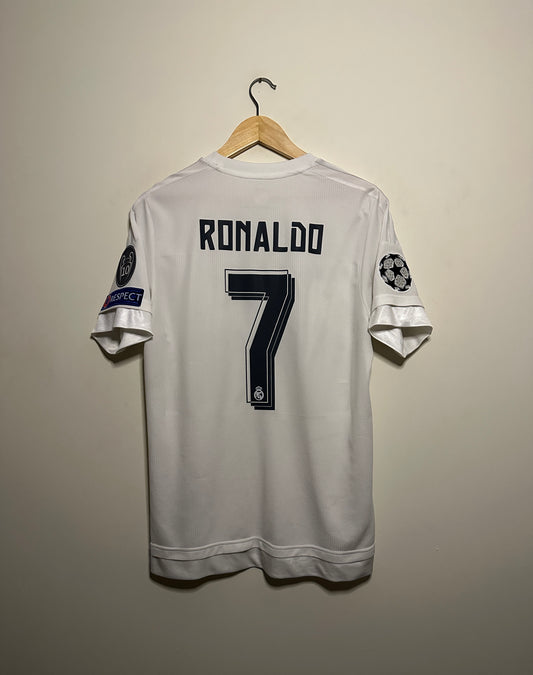 Cristiano Ronaldo Real Madrid CF 2015-16 home football shirt (M)