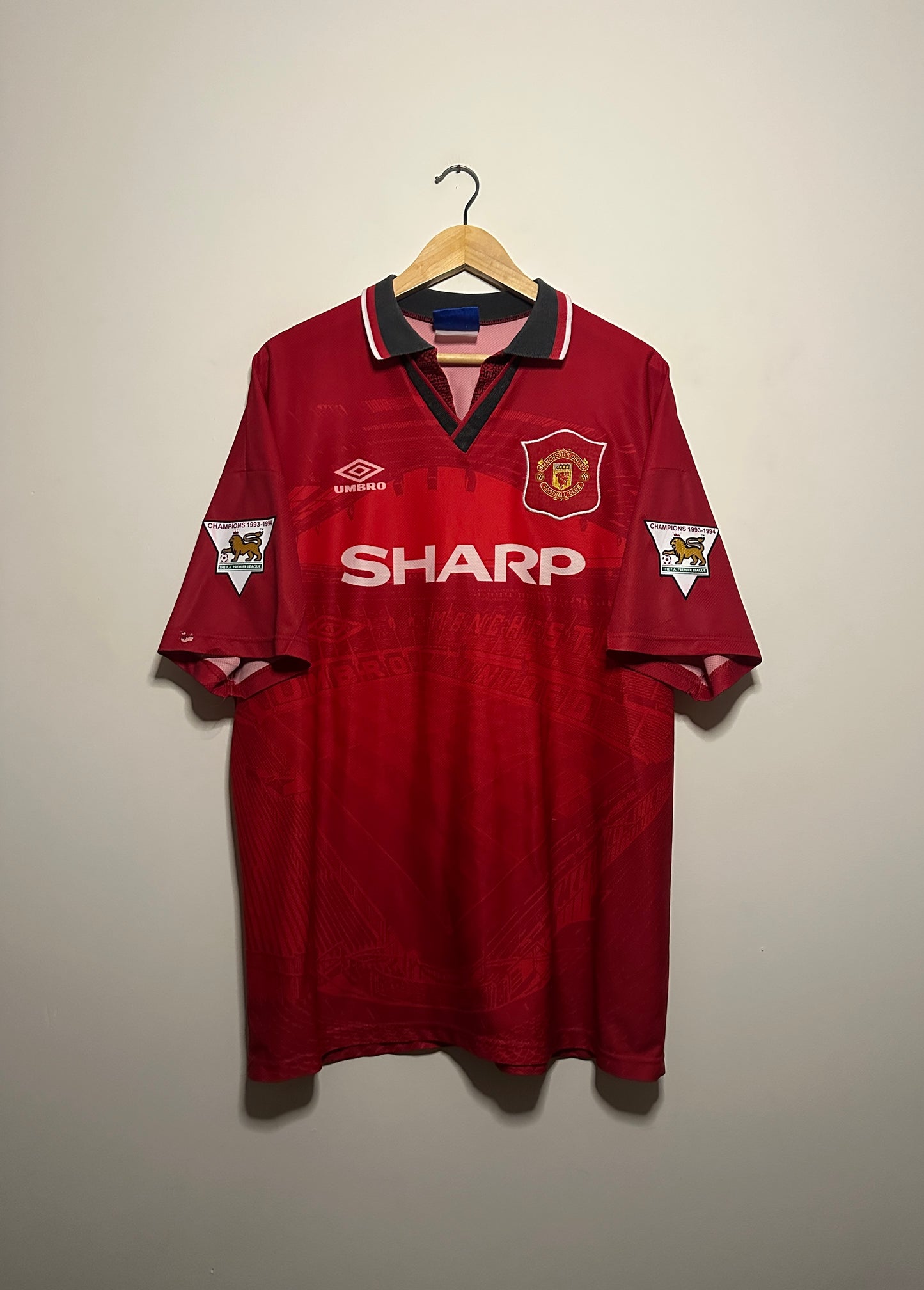 Eric Cantona Manchester United 1994-96 home football shirt (XL)