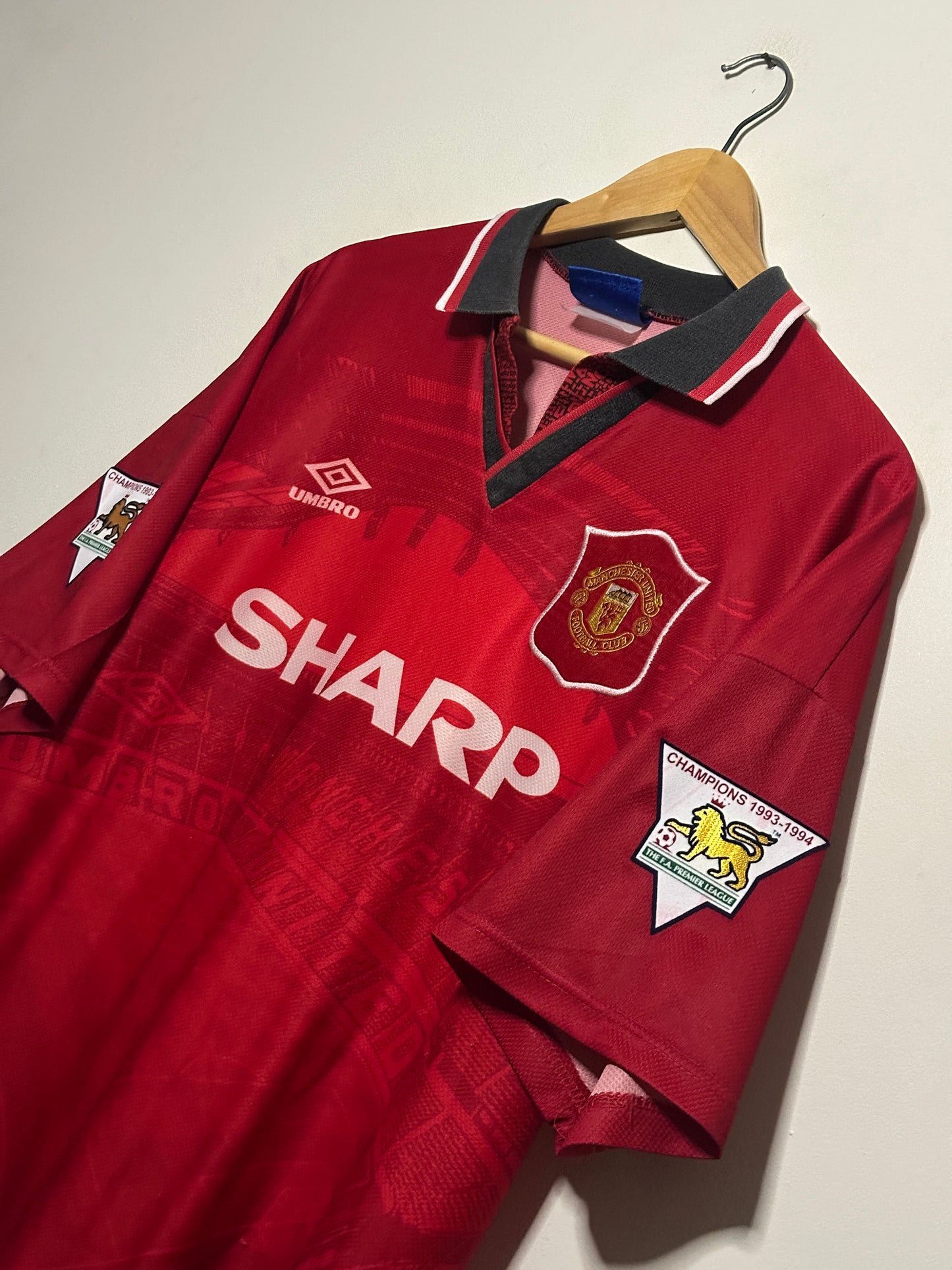 Eric Cantona Manchester United 1994-96 home football shirt (XL)