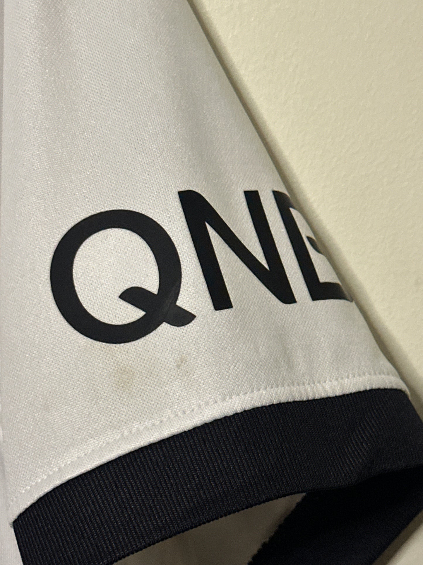 Lionel Messi PSG 2021-22 away football shirt (M)