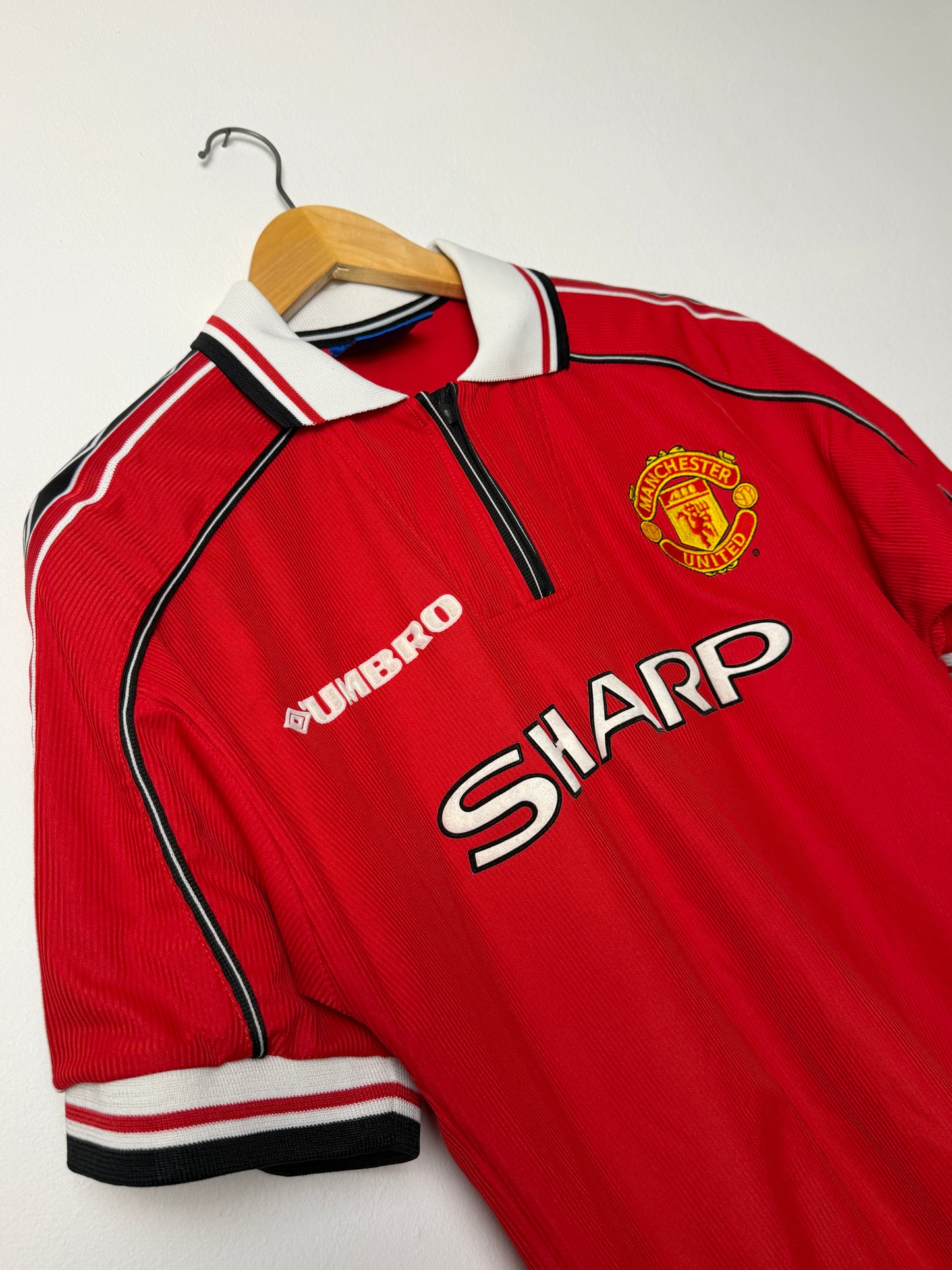David Beckham Manchester United 1999-00 home football shirt (M)