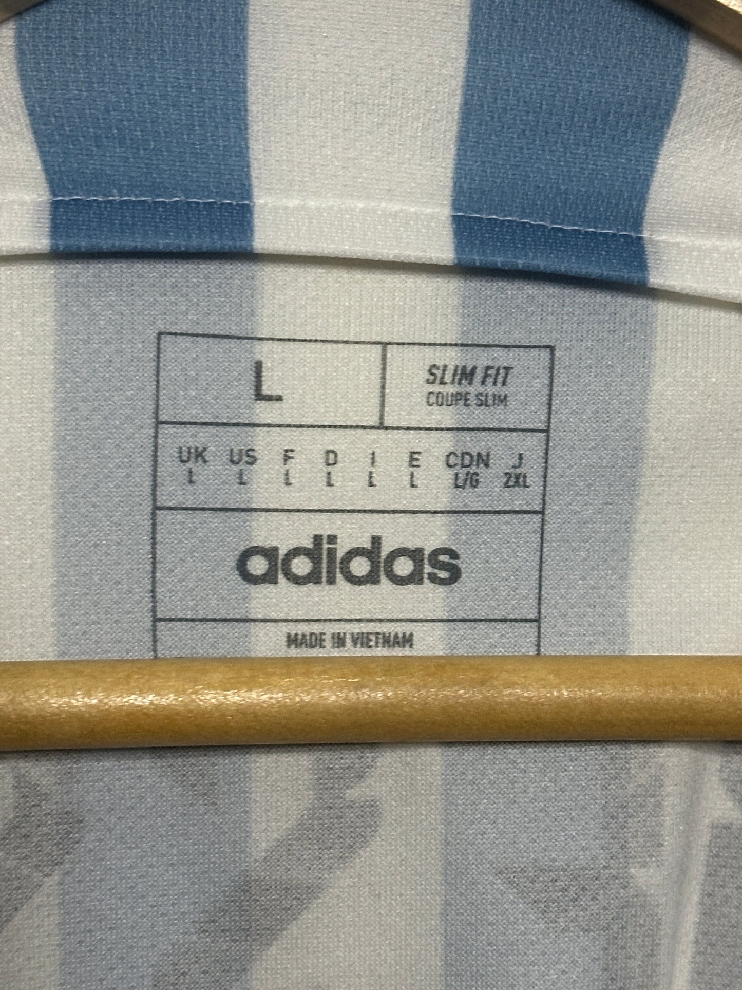 Lionel Messi Argentina 2022 World Cup final edition home football shirt (L)