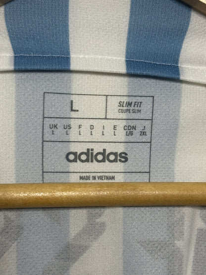 Lionel Messi Argentina 2022 World Cup final edition home football shirt (L)