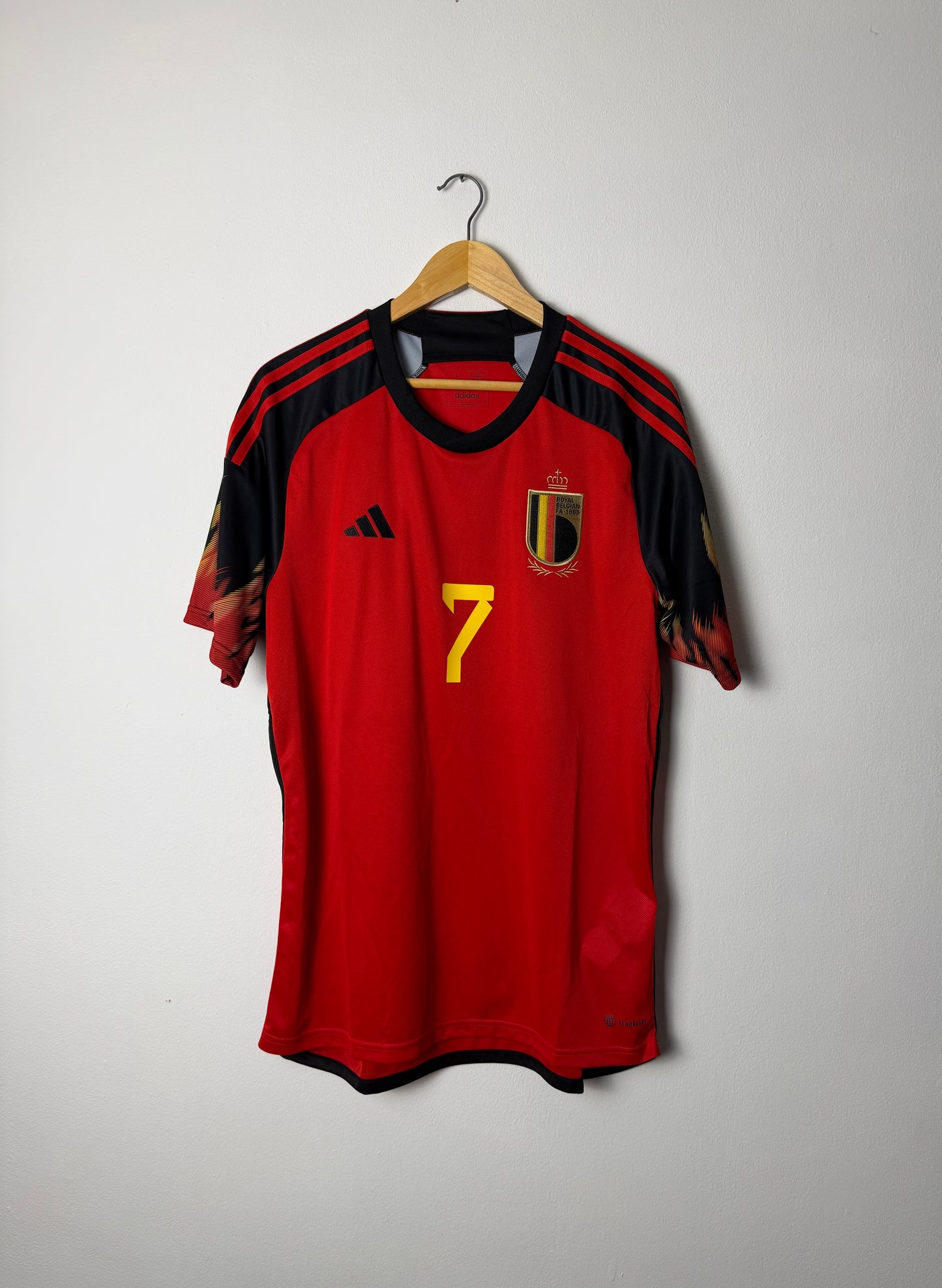Kevin De Bruyne Belgium 2022 home football shirt (L)