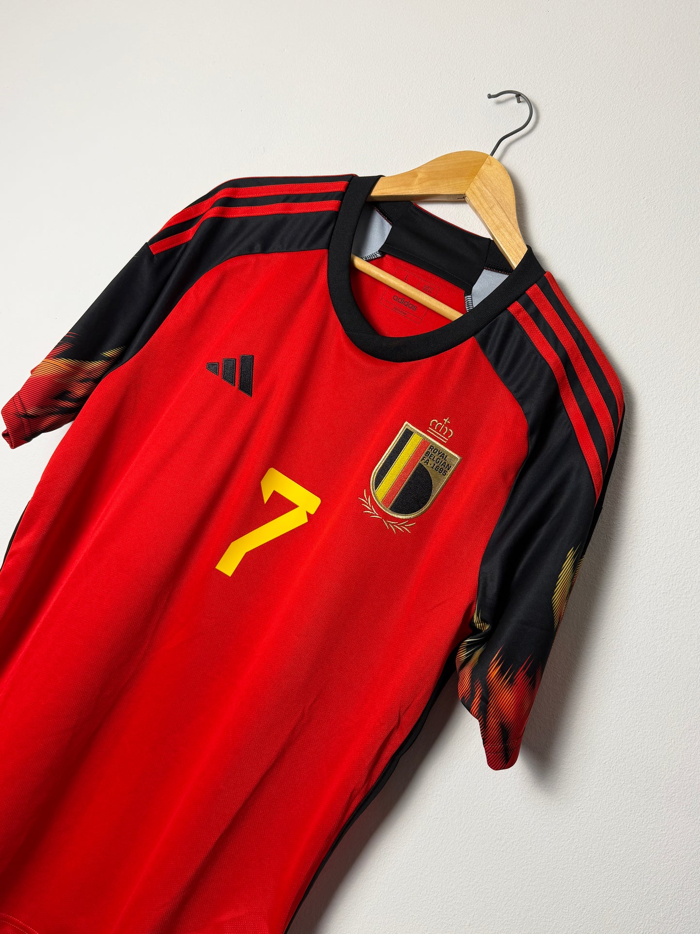 Kevin De Bruyne Belgium 2022 home football shirt (L)