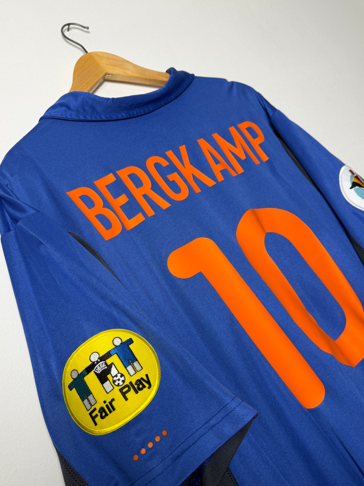 Dennis Bergkamp Netherlands 2000 away football shirt (XL)