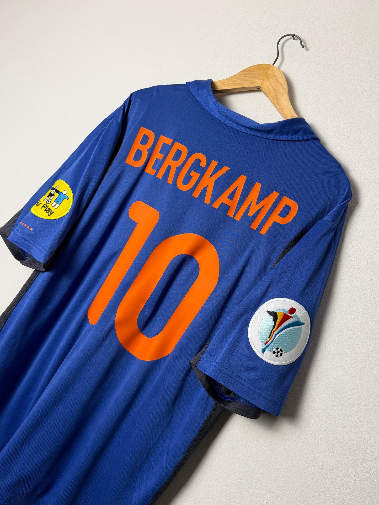 Dennis Bergkamp Netherlands 2000 away football shirt (XL)