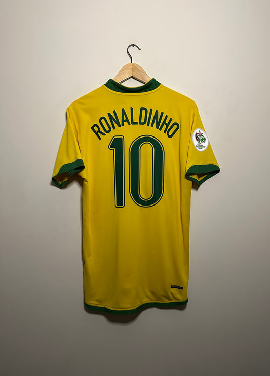 Ronaldinho Brazil 2006 World Cup home football shirt (M)