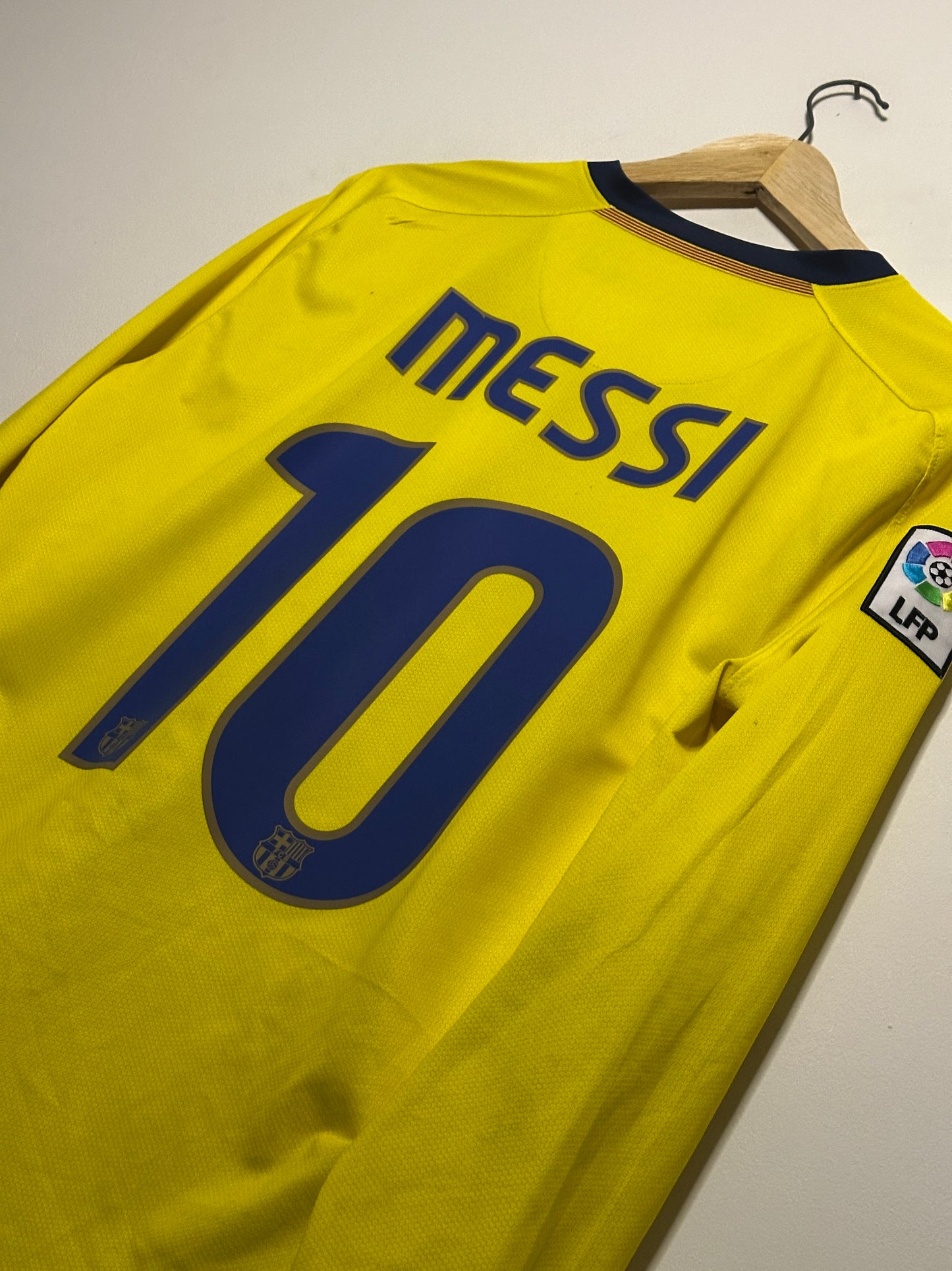 Lionel Messi FC Barcelona 2008-09 long sleeve away football shirt (M)